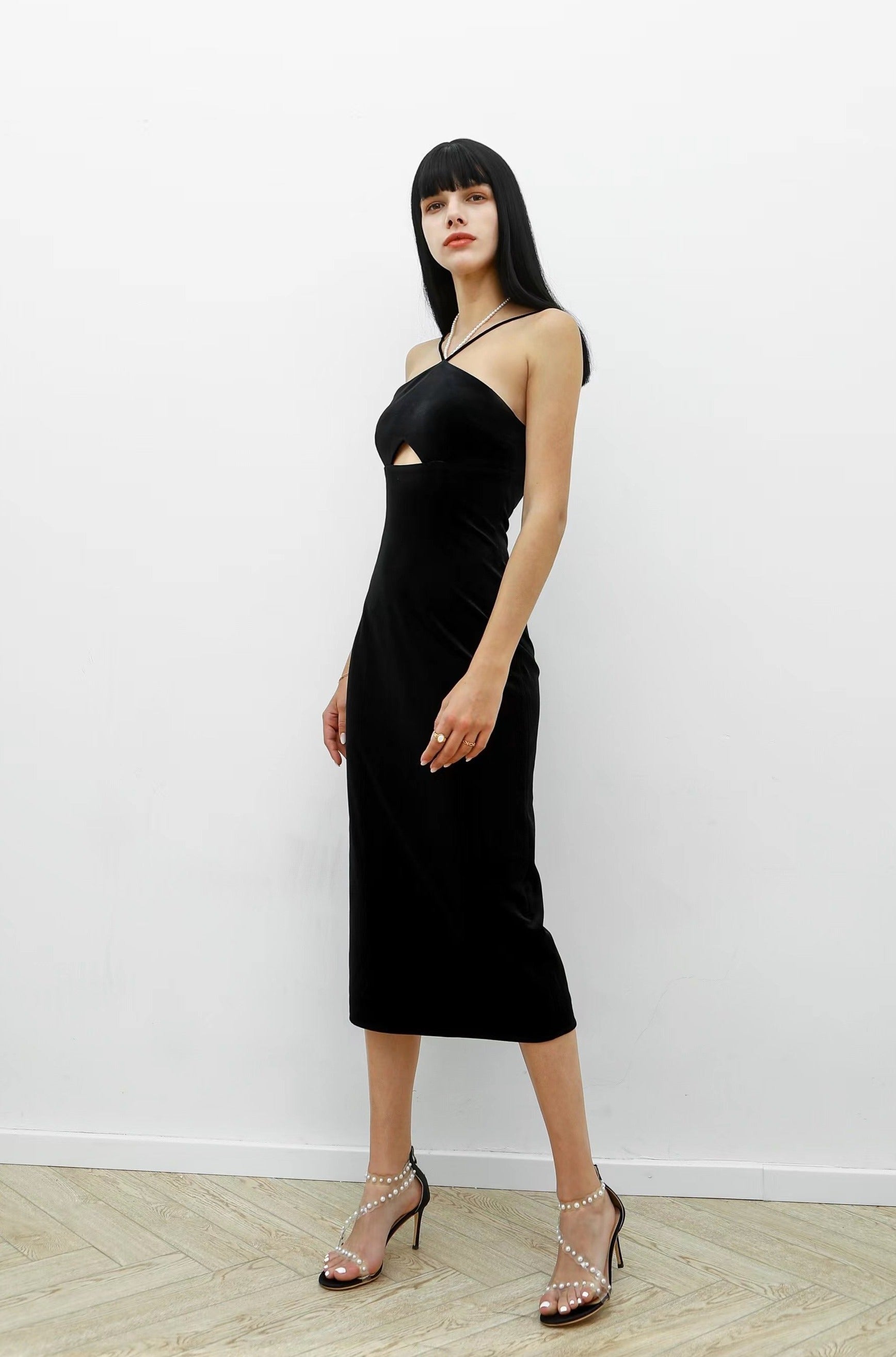 Naomi Freshwater Pearl Velvet Dress - Black